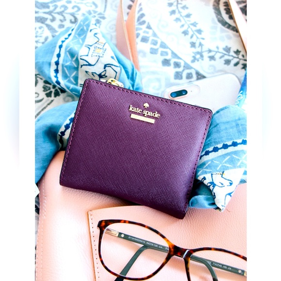 Kate Spade Cameron Street Adalyn Wallet - Picture 1 of 4